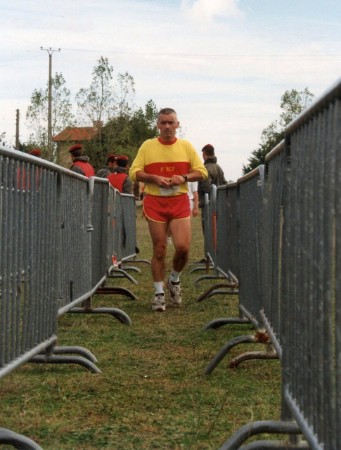 René FERRON était très sportif Il était rustique et endurant .Ces deux photos lui" ressemblent" vraiment "  