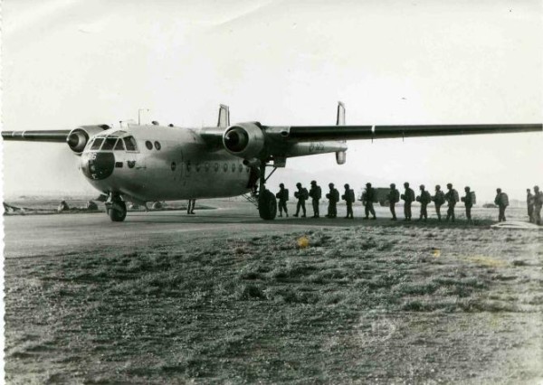 A BLIDA Base Aéroportée d' AFN embarquement dans un N 2501. 