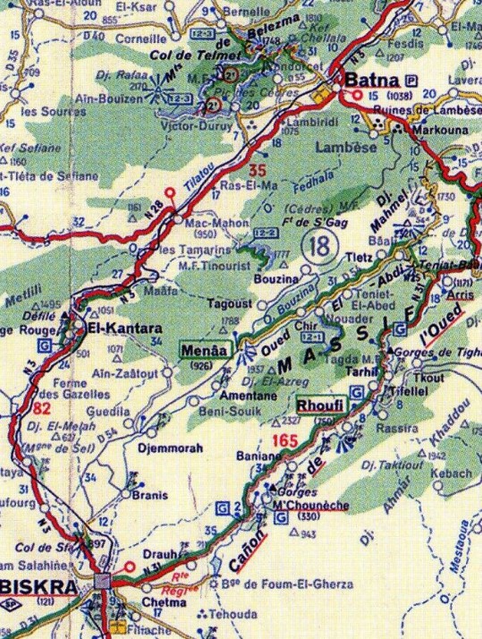 Au centre entre BATNA et BISKRA : MENAA  .Immédiatement à l' Est de MENAA le djebel AZREG  ( 1957 mètres ) thétre de l'opération du 11 au 13 Décembre 1957