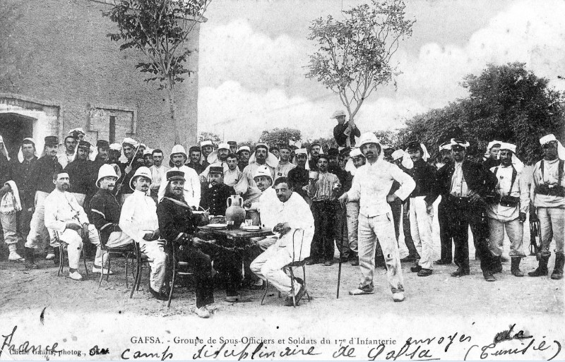 Le 17° Régiment d' Infanterie  héritier d' AUVERGNE  a été dissous en 1907 pour s' être mutiné à BÉZIERS les 19 et 20 Juin 