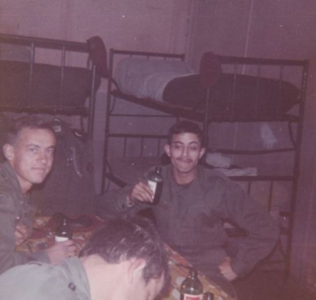 autour d'une table dégustant une bière , Serge TEALDO ,GAUTHIER et Dominique STEMMER en Décembre 1975 "                        
