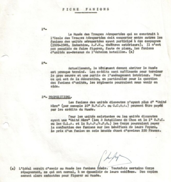 "Cette fiche avait été adressée à tous les corps de la 11° DP .  Elle limitait la demande de Fanions au niveau Bataillon et précisait qu' en cas d'impossibilité de la part des Corps , l' ETAP se chargerait de leur confection .Le 1° RCP a envoyé une copie du Fanion de la 601 Cie d' Infanterie de l' Air 