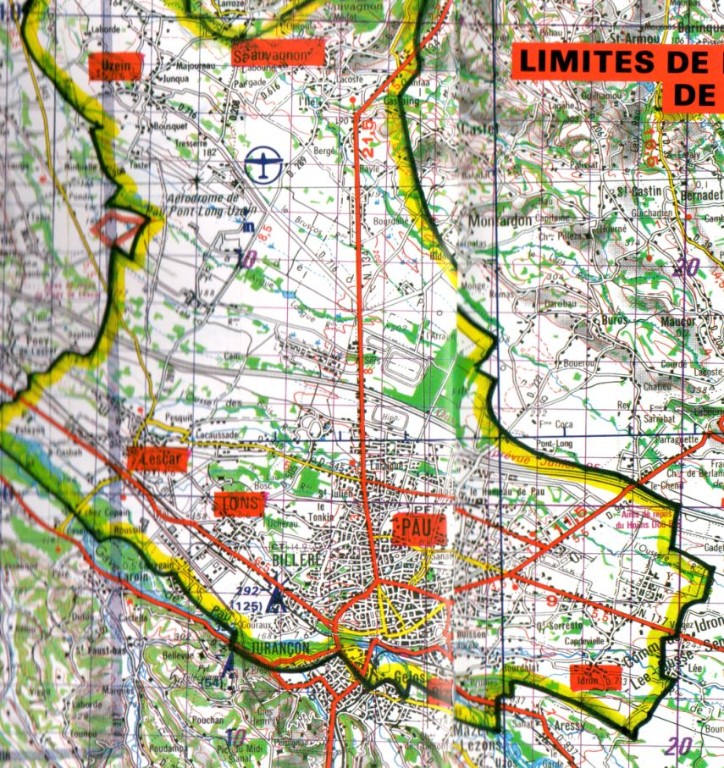 Cette carte montre la situation de l' ETAP entre l' aérodromme et la ville de PAU .(Photo extraite de la Plaquette de garnison de PAU édition 1989