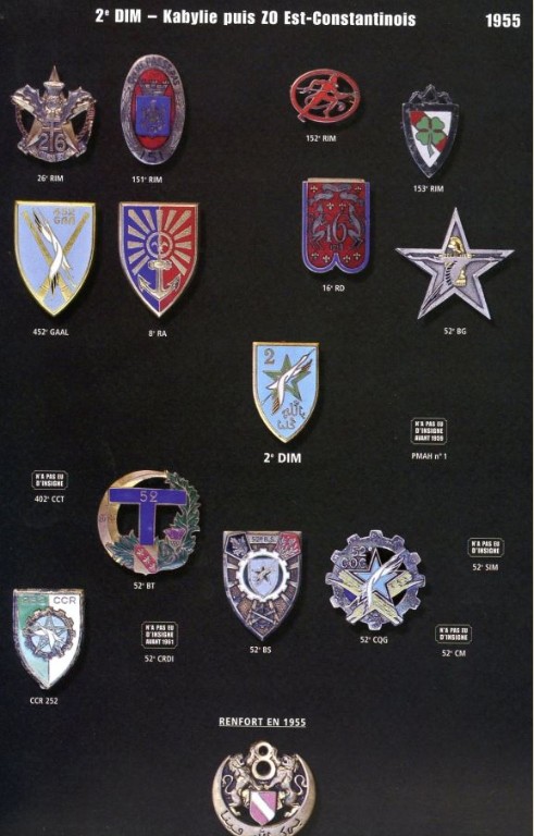  Planche extraite de l' excellent ouvrage - Insignes de l' Armée de Terre- Guerre d' Algèrie-par Mrs Ch.JANIER et J.MARCHETTI