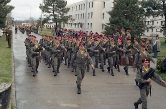 Défilé des NOIRS (3° compagnie ) Capitaine LEBEC qui n' apparait pas sur la photo