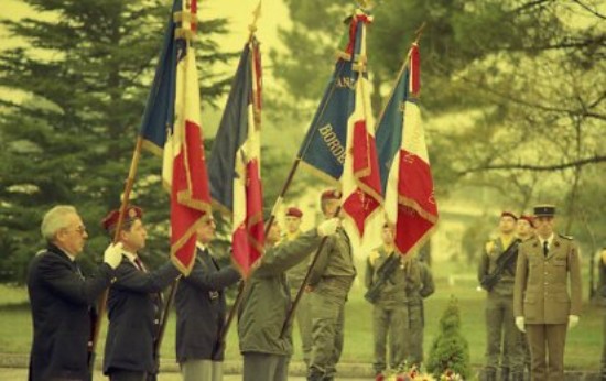 Les Drapeaux des associations 