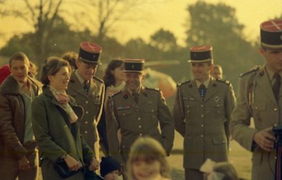 Le Lieutenant Colonel P.de LOUSTAL parait satisfait A sa droite le Capitaine LEBEC