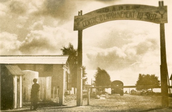 Les portiques d'entrée du CAMP d' IDRON suivront tant bien que mal le rythme des changements d'appellation