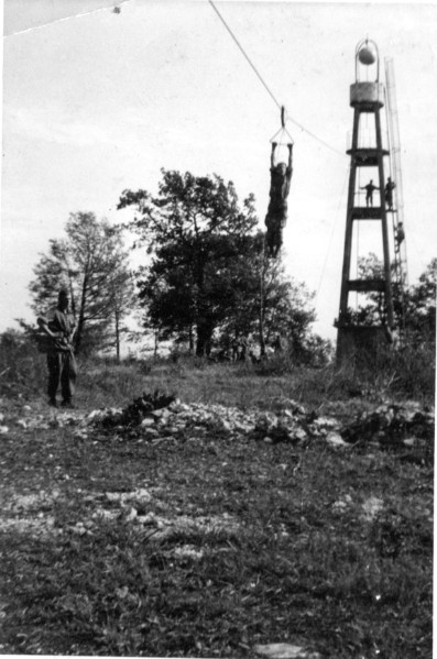  L'Appelé Volontaire Parachutiste MOINE à la roulette sur le site de la BOULE ROUGE du Camp de CAYLUS